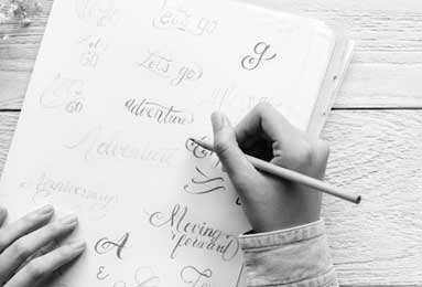 精雕细刻！哈利伯顿收获个人专属木雕版Hali1